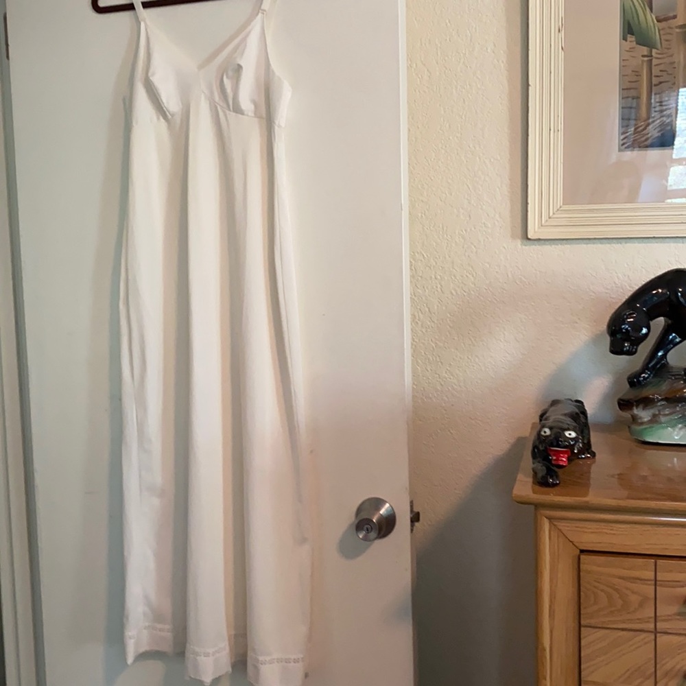 Vintage white slip by Gossard Artemis